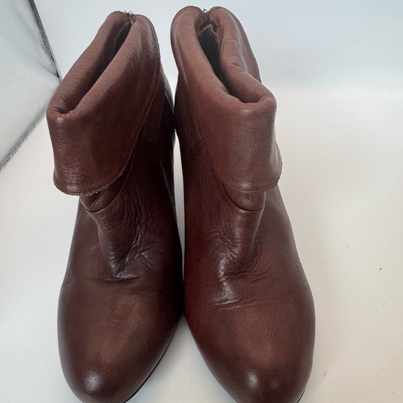 Aldo Ankle Bootie Brown Size 39 US/8.5 Foldable Cuff Work, Travel, Vintage EUC - Picture 1 of 16